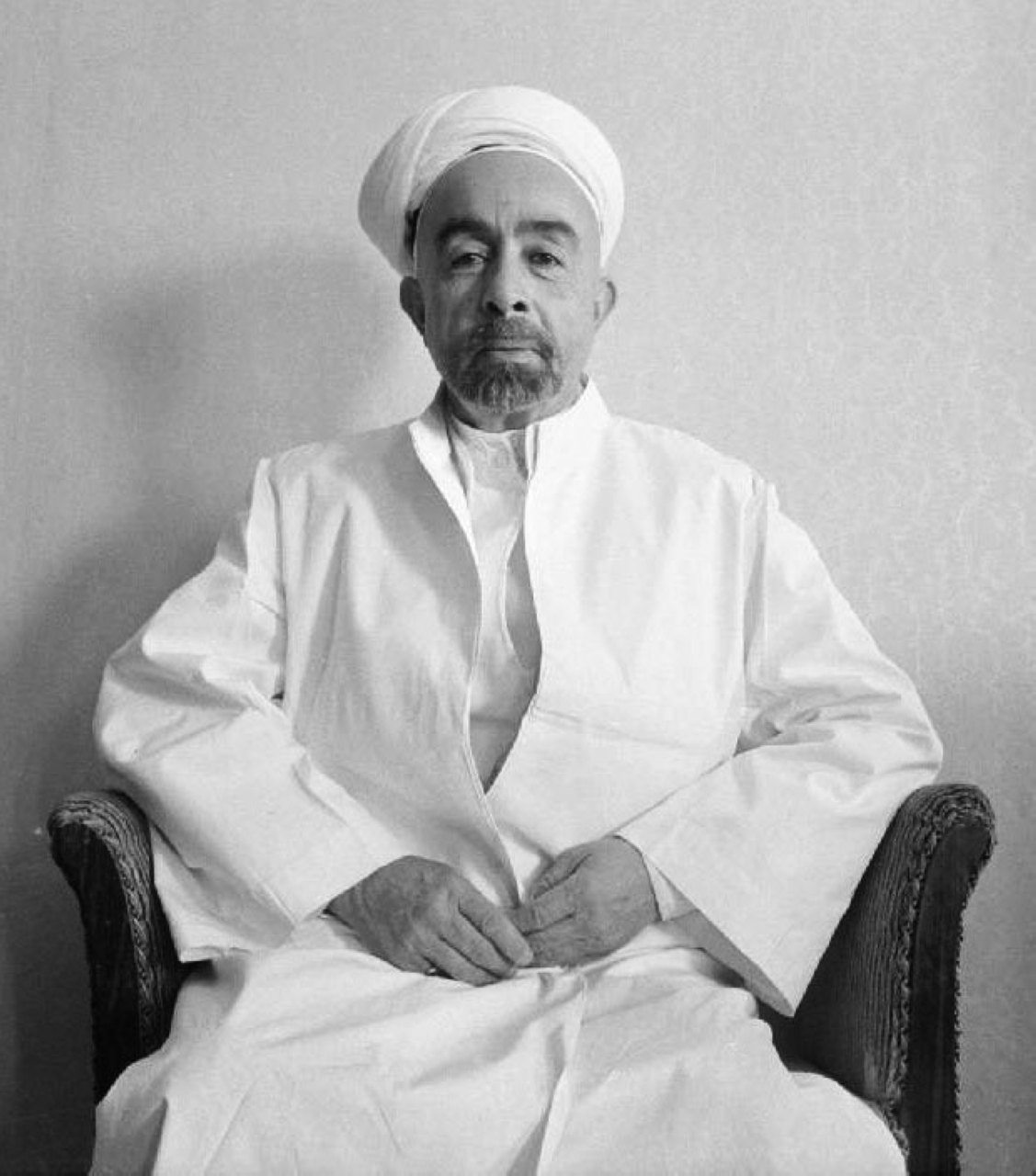 "1948 مؤتمر نابلس يقر بمبايعة عبد الله الأول بن الحسين ملكاً على فلسطين وشرق الأردن."