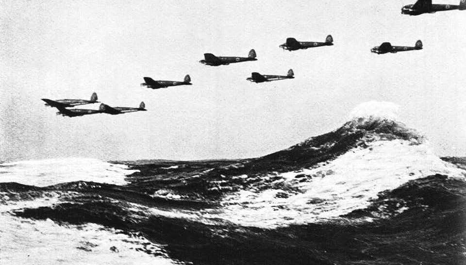 "1940 الطائرات الألمانية تقصف لندن بالقنابل الحارقة في الحرب العالمية الثانية."
