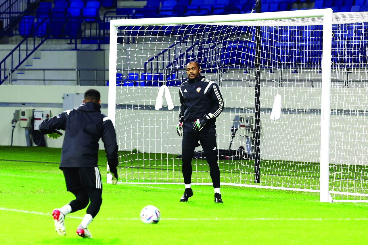 "علي خصيف خلال مران حراس المرمى"