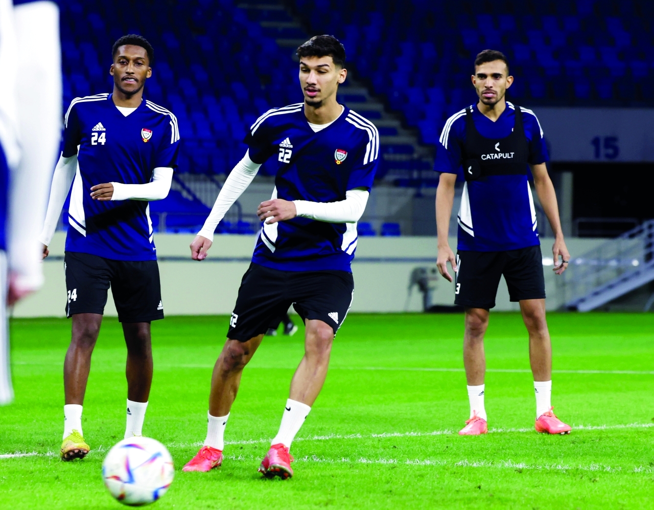 "بدر ناصر خلال التدريب مع زملائه"