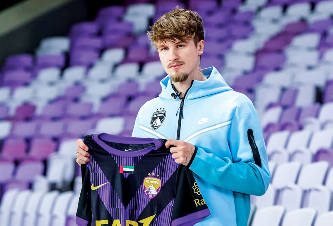 "يدفاي يحمل قميص العين | البيان"