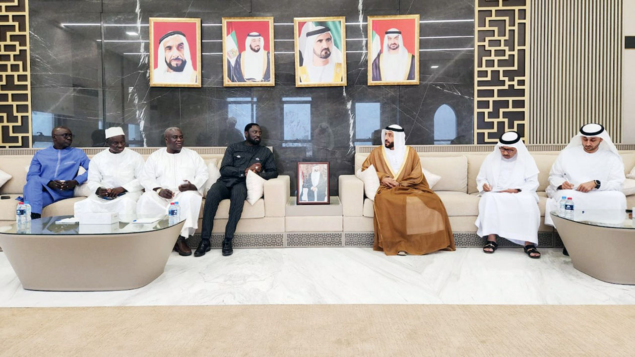 وزير الخارجية الغامبي يشيد بإنجازات "الشؤون الإسلامية والأوقاف"