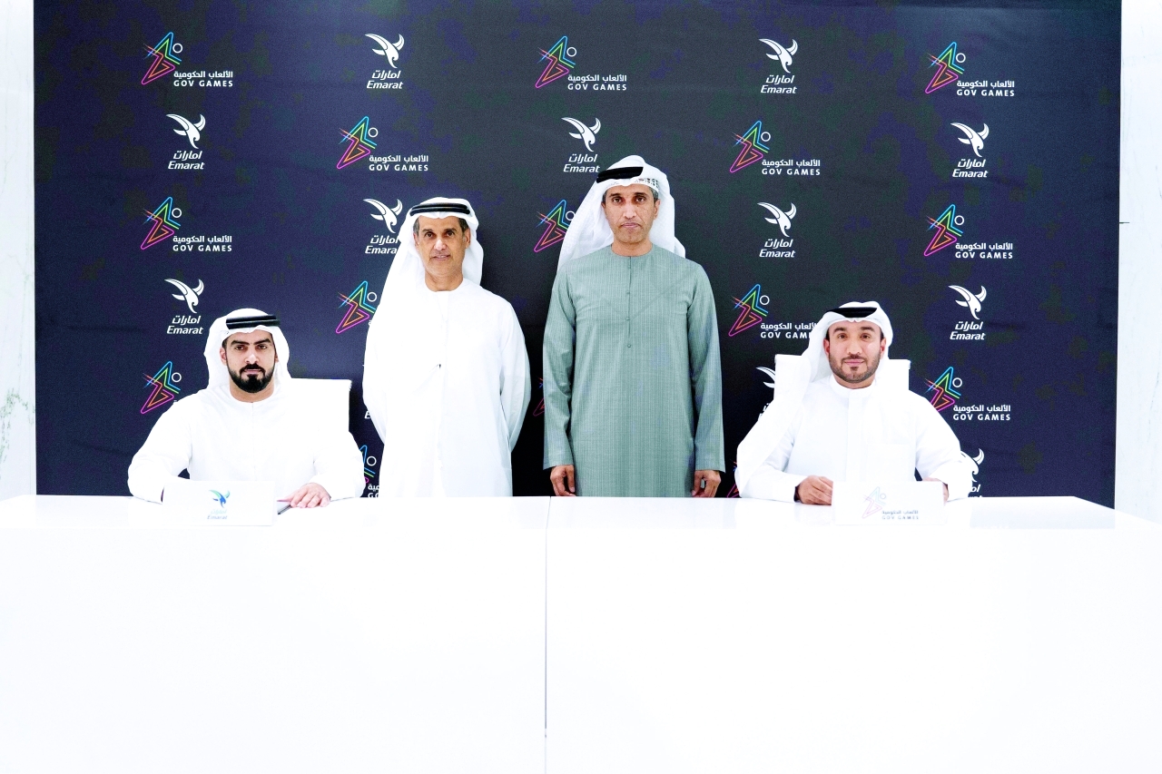 "عبد الله البسطي خلال توقيع اتفاقية الرعاية مع «إمارات» بحضور علي الشامسي ومروان بن عيسى | من المصدر"
