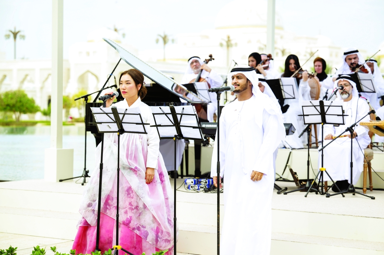 "فعاليات احتفالية خلال الاستقبال"