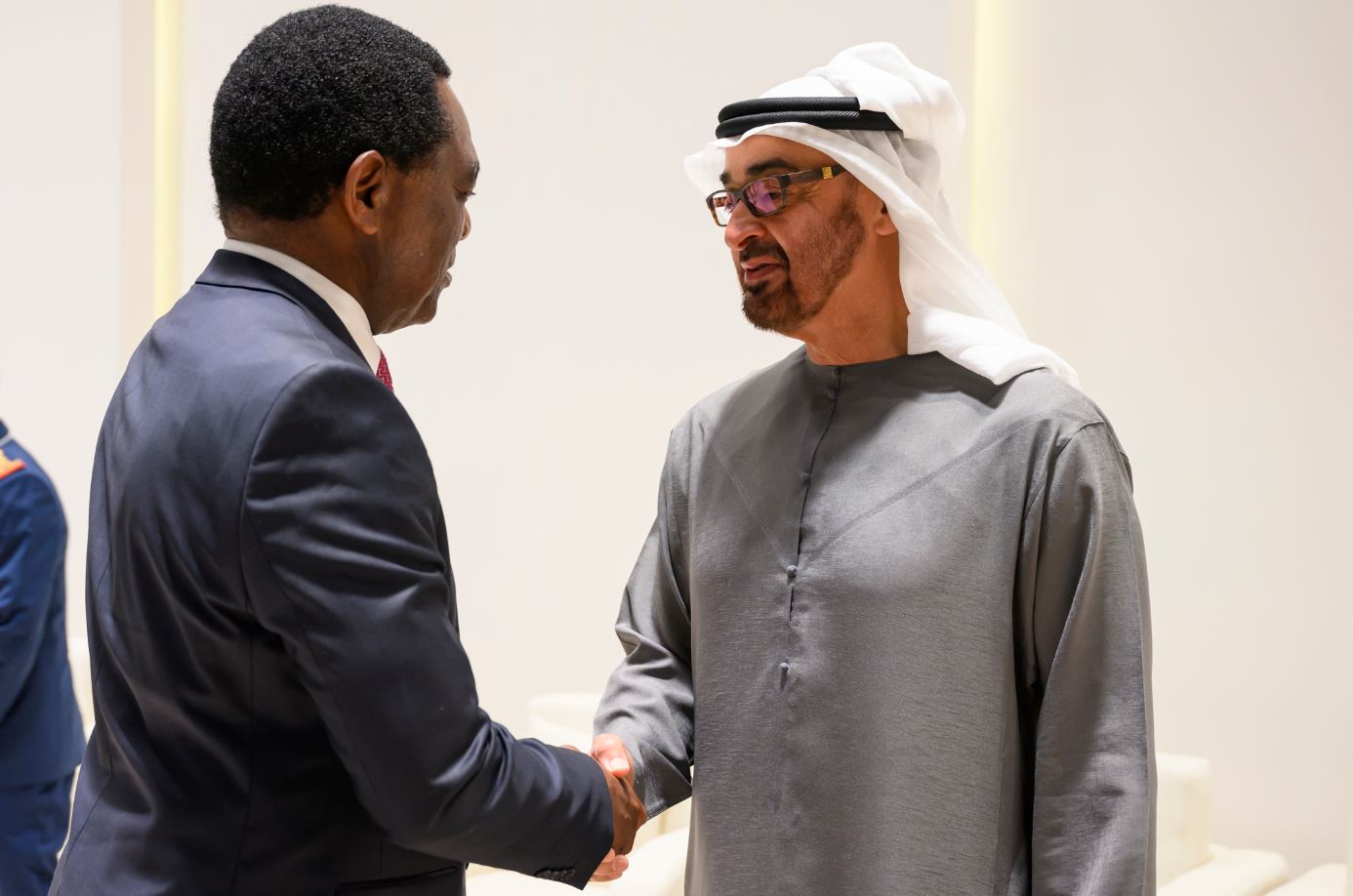 على هامش فعاليات القمة العالمية لطاقة المستقبل..رئيس الدولة يلتقي عدداً من قادة الدول الصديقة
