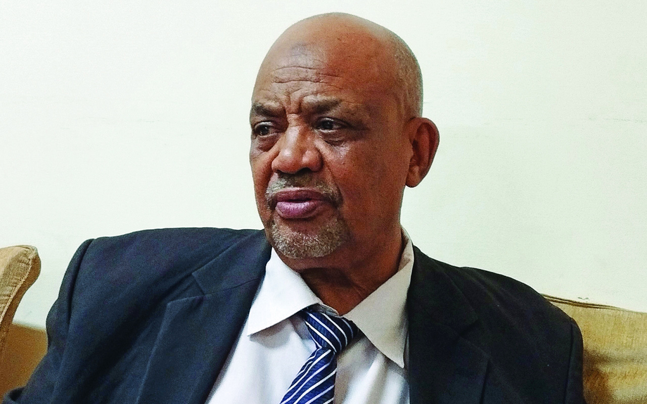 "كمال عمر"