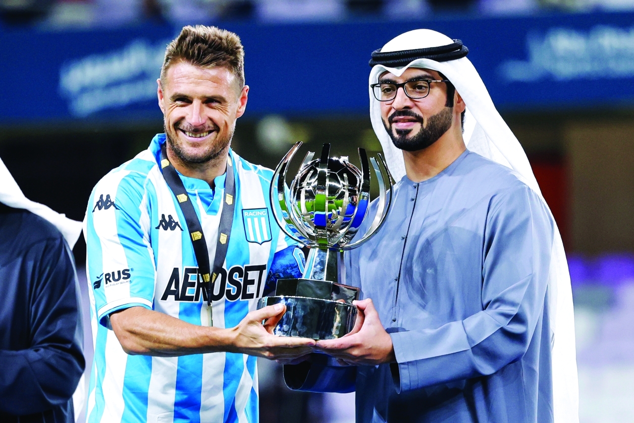 "سلطان بن حمدان خلال تتويج رايسينغ |  تصوير: سيف الكعبي"