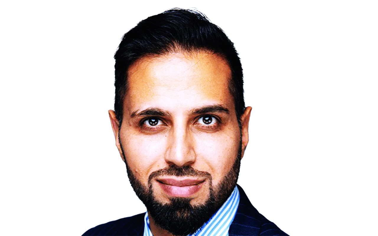 "نافيد إقبال"