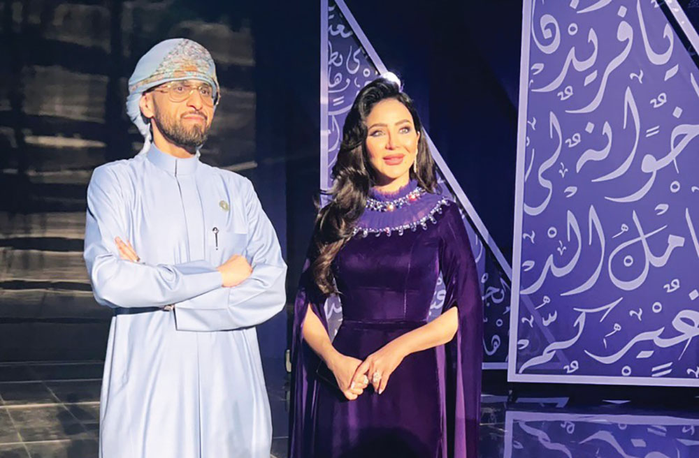 طارق المنهالي يتغنى بقصائد المتنبي على مسرح أمير الشعراء