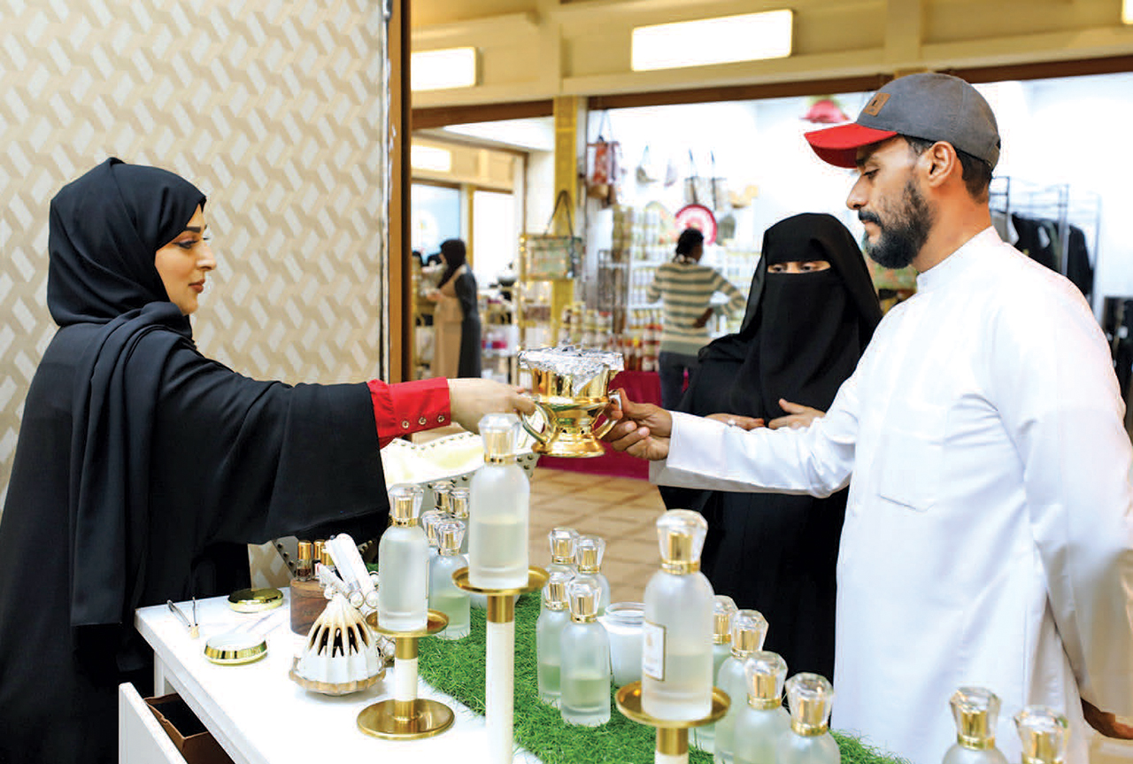 "وزارة تنمية المجتمع حريصة على تطوير الحرف والصناعات والمنتجات المنزلية"