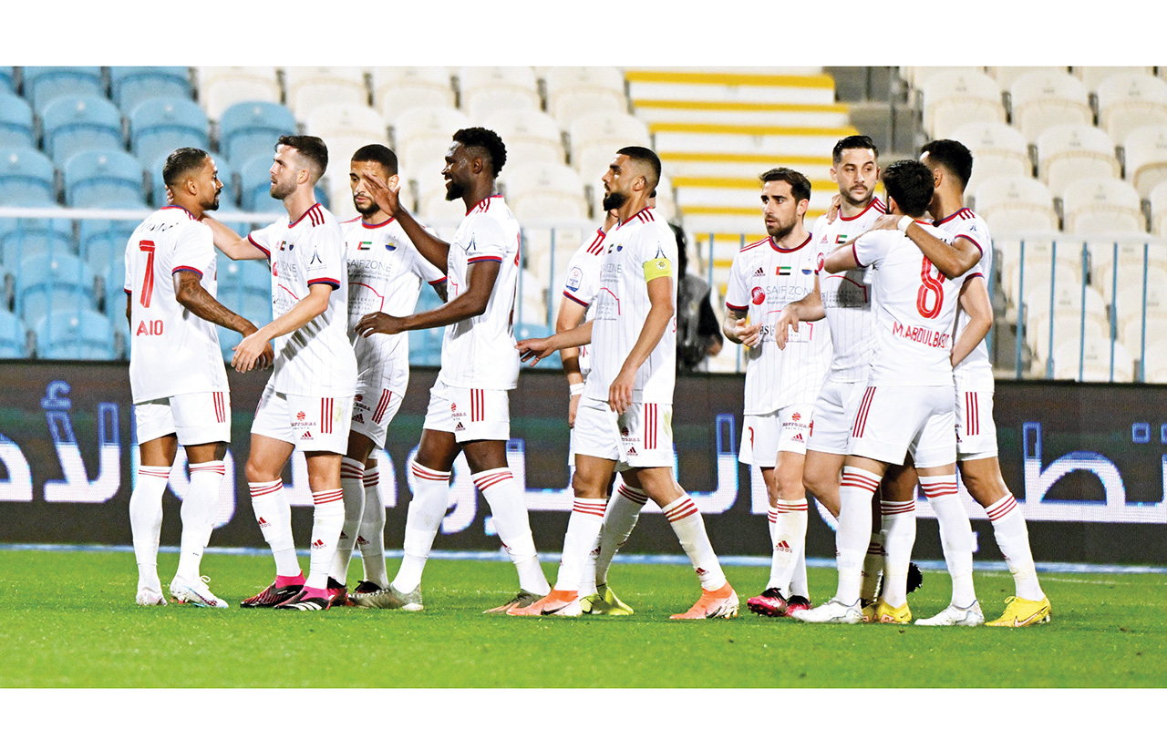 "مباراة بني ياس والشارقة في دوري أدنوك للمحترفين في استاد الشامخة في أبوظبي / تصوير: سيف الكعبي"