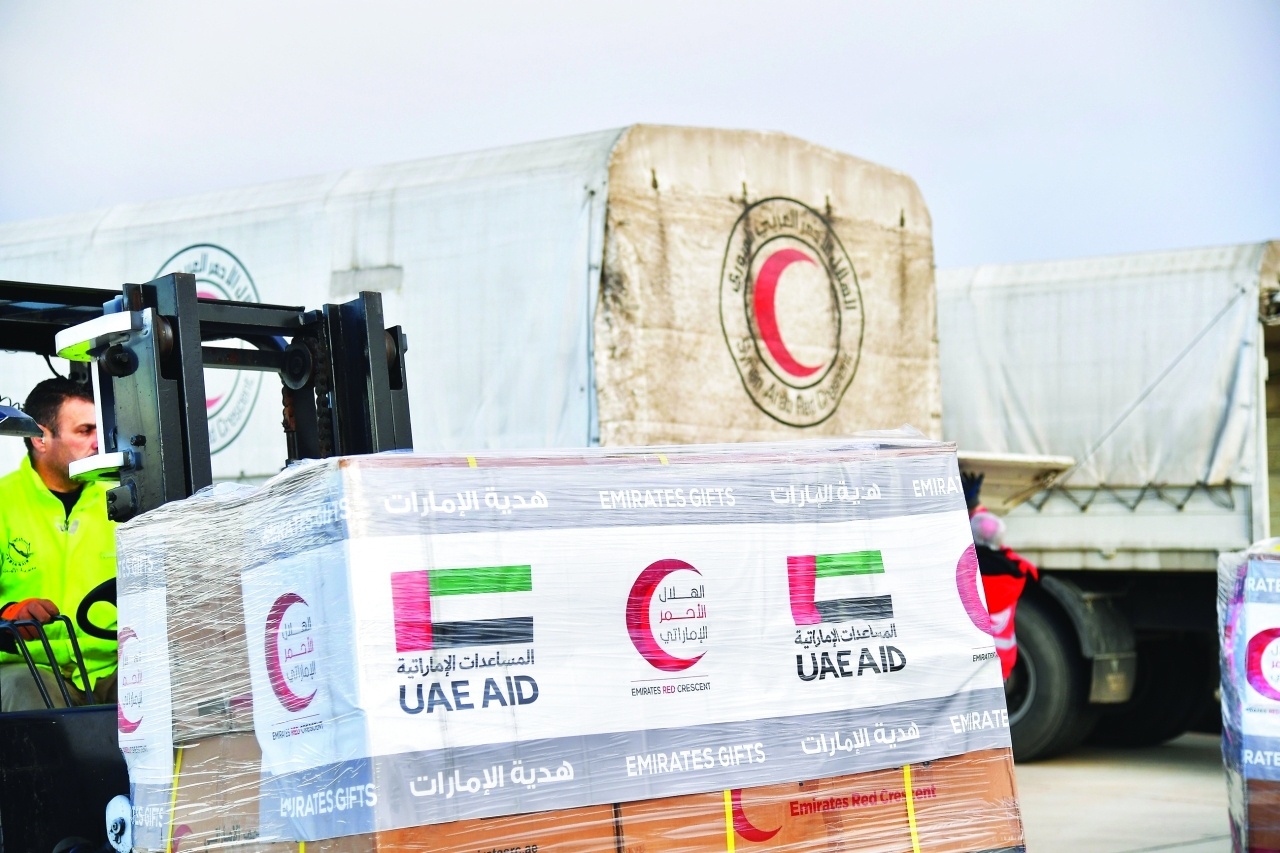 "المساعدات تضمنت مواد غذائية وخياماً للإيواء"