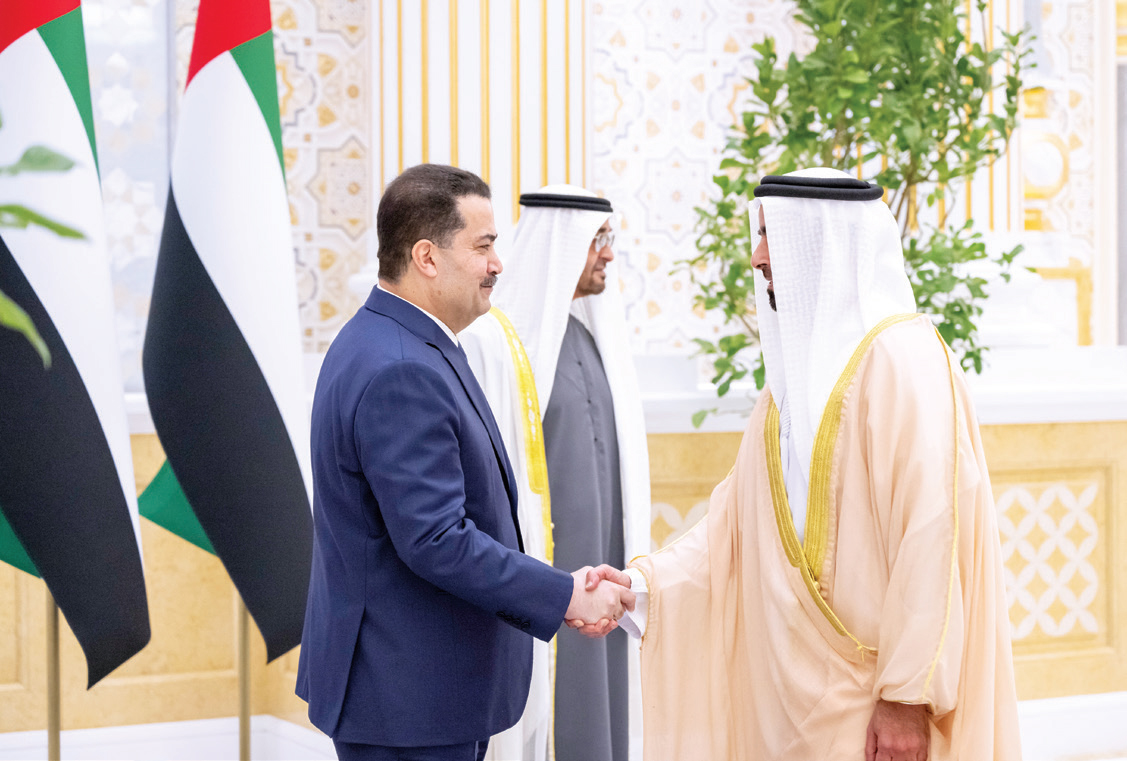 ".. ومصافحاً سيف بن زايد"