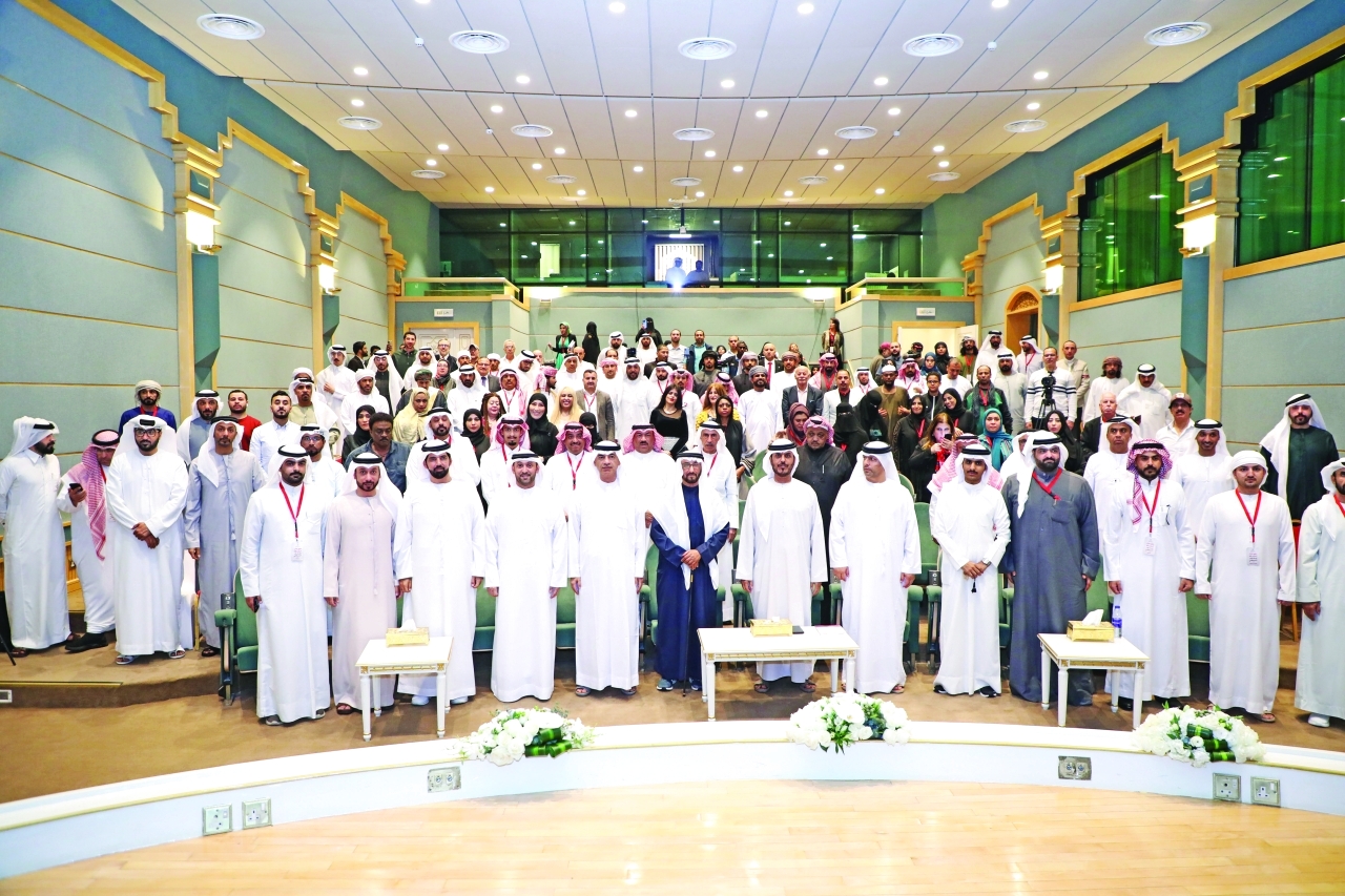 «الشارقة النبطي».. قصائد عذبة ترفل بالمحبة والجمال