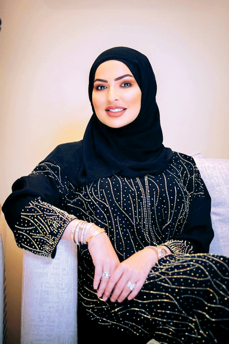 "مايا الهواري"