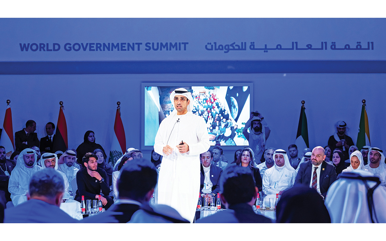 "عمران شرف متحدثاً عن مشروع الإمارات لاستكشاف المريخ | تصوير: عيسى البلوشي وزافيير ويلسون"