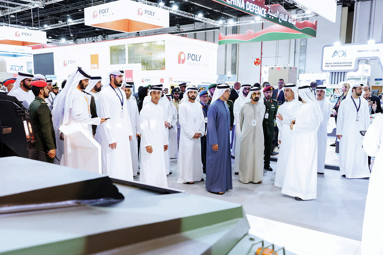 محمد بن راشد يزور معرض آيدكس 2023 ويشيد بتطور الصناعات الدفاعية الإماراتية