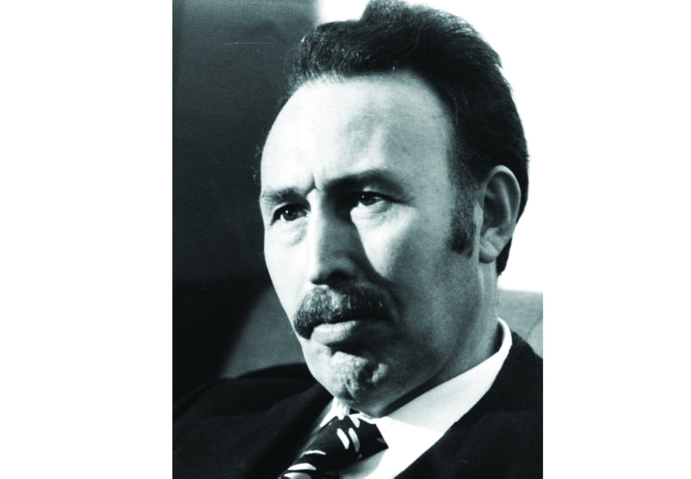 "1971 الرئيس الجزائري هواري بومدين يعلن تأميم قطاع المحروقات من الشركات الأجنبية."