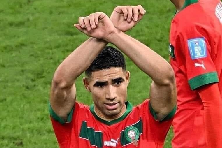 القصة بدأت من «الإنستجرام».. التفاصيل الكاملة لقضية اتهام حكيمي بالاغتصاب