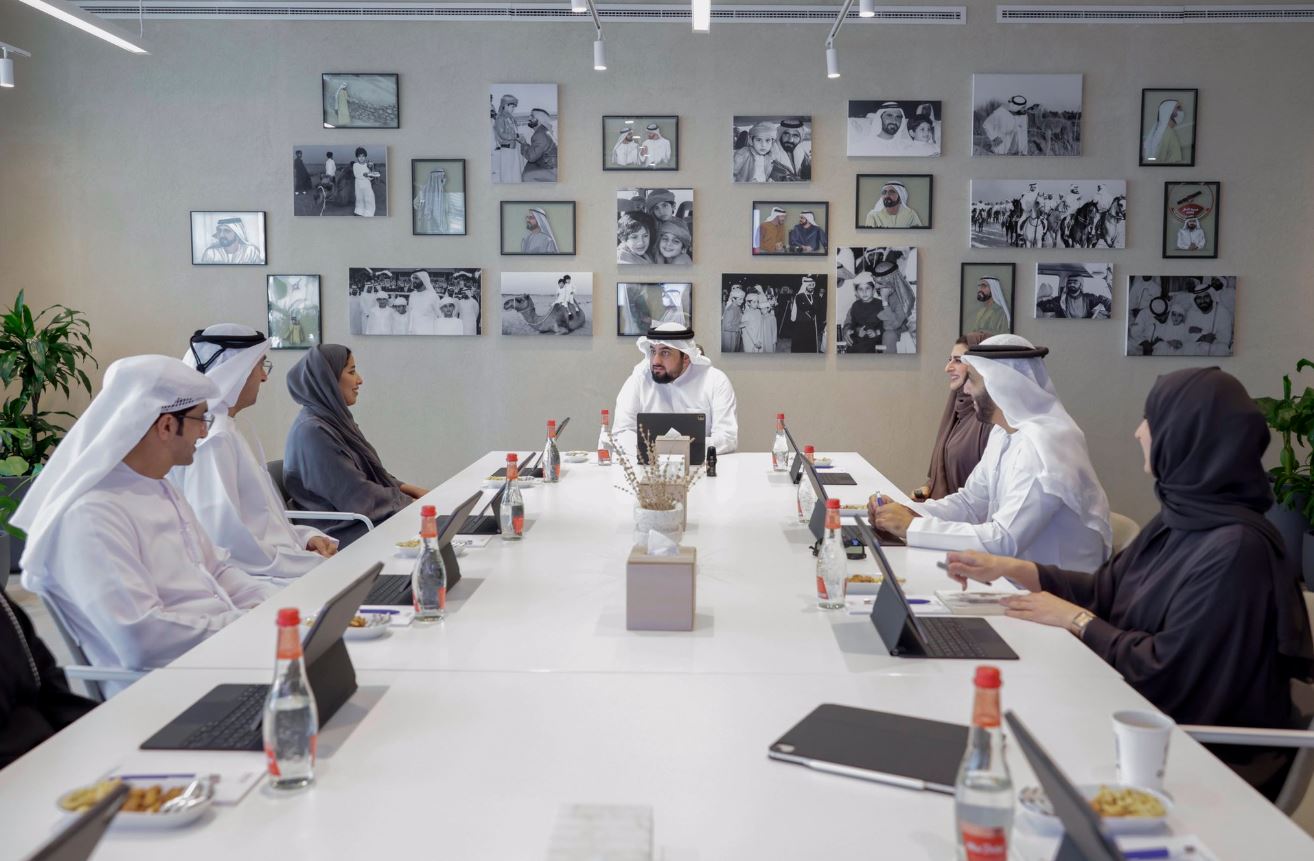 مجلس دبي للإعلام يناقش تعزيز مساهمة الاقتصاد الإعلامي في "D33"