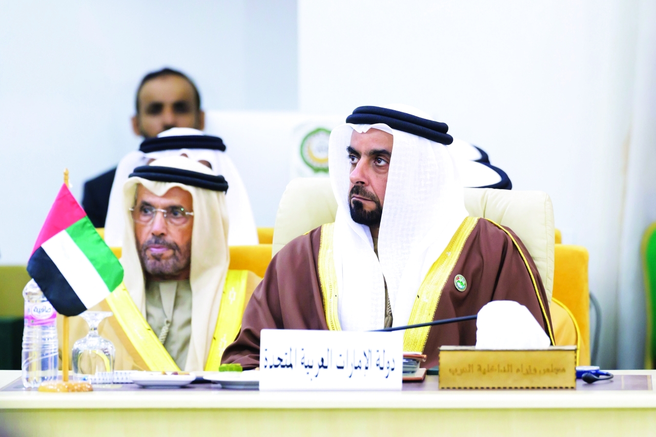 "سيف بن زايد مترئساً وفد الإمارات خلال الاجتماع | وام"