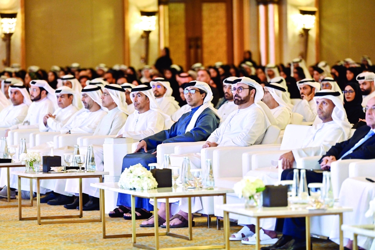 منصور بن زايد: القيادة حريصة على تمكين أبناء الوطن