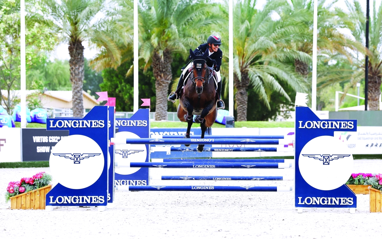"محمد الكربي خلال منافسات القفز | البيان"