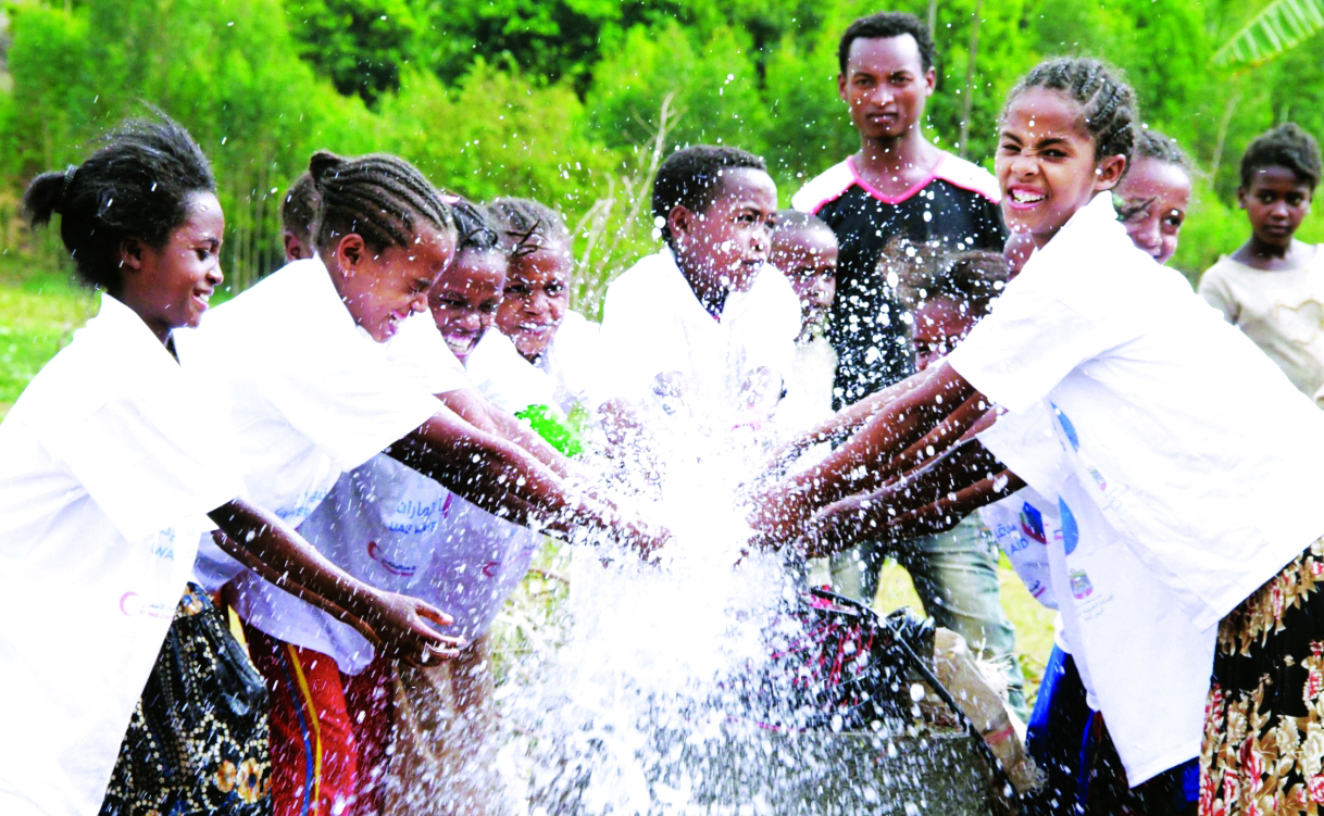 "سقيا الإمارات توفر مياه الشرب للملايين من المحرومين حول العالم | من المصدر"