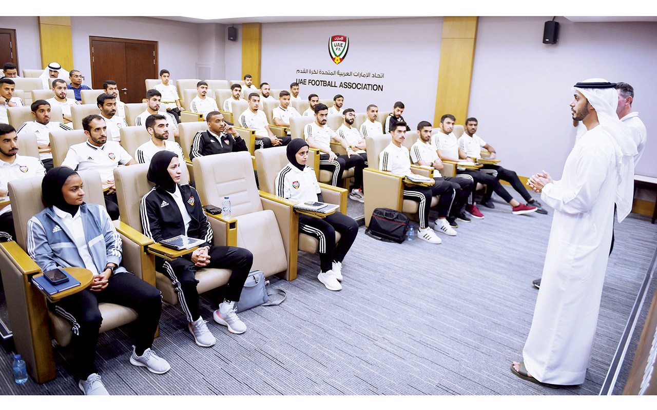 "جانب من أعمال الدورة التدريبية | البيان"