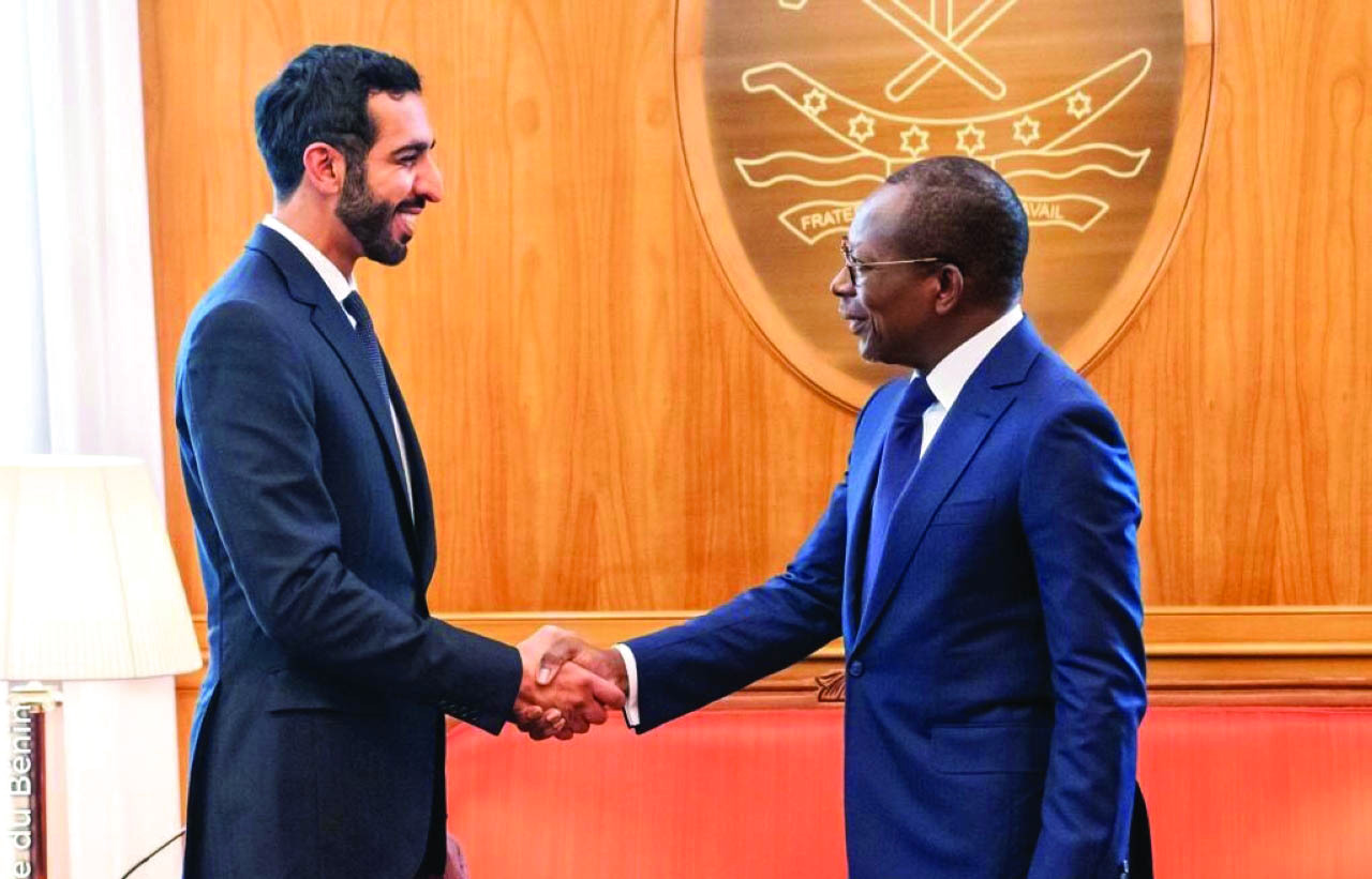 شخبوط بن نهيان يبحث التعاون مع رئيس بنين