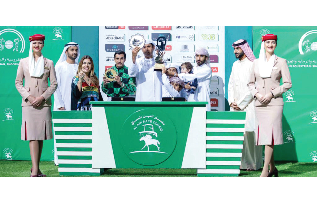 "فيصل الرحماني ولارا صوايا خلال تتويج «جبر الوثبة» باللقب الغالي | البيان"