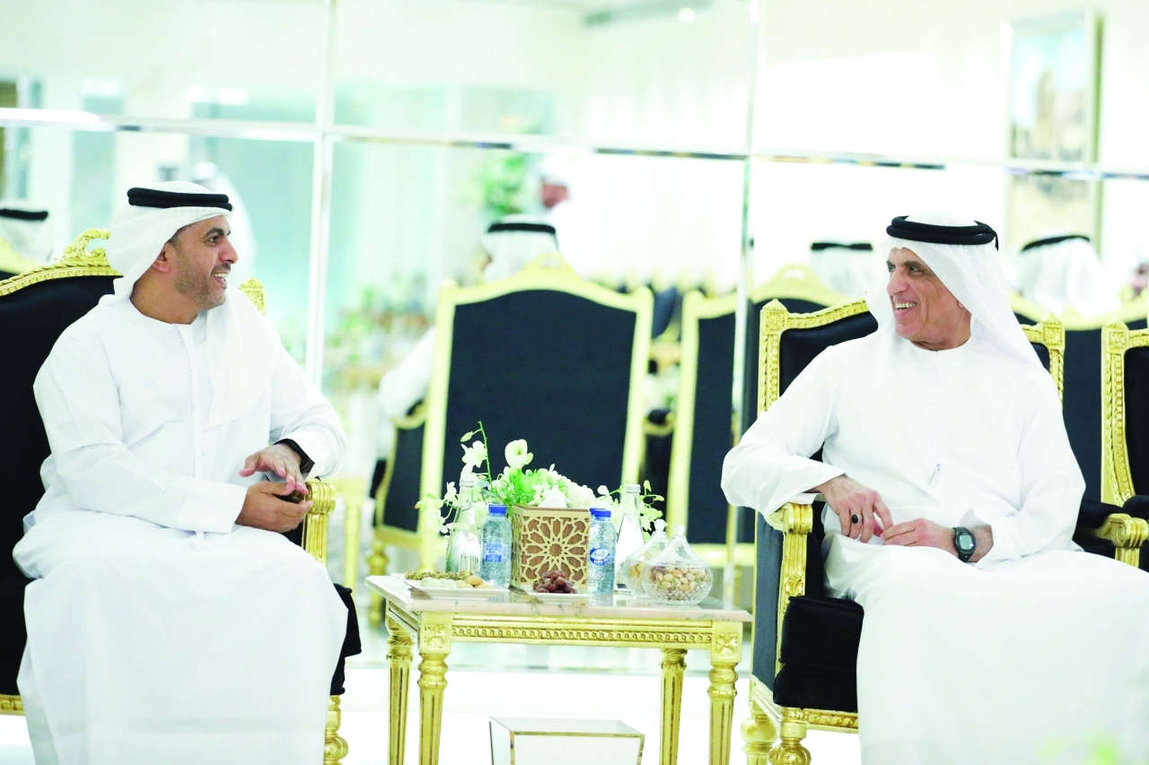 "سعود بن صقر خلال استقبال عبدالله النعيمي | وام"