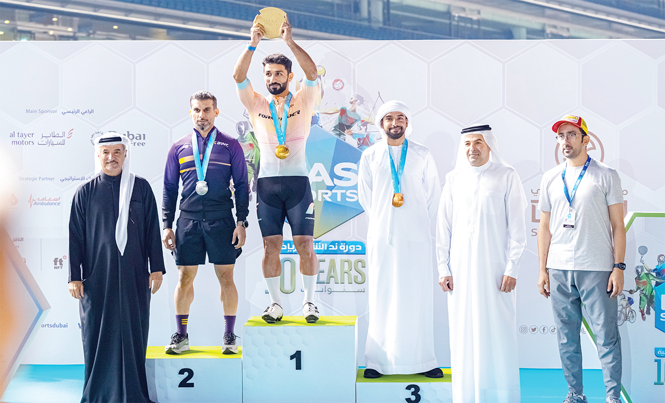 "سعيد حارب وناصر آل رحمة وحسن المزروعي يتوجون الفائزين في سباق الدراجات الهوائية | البيان"
