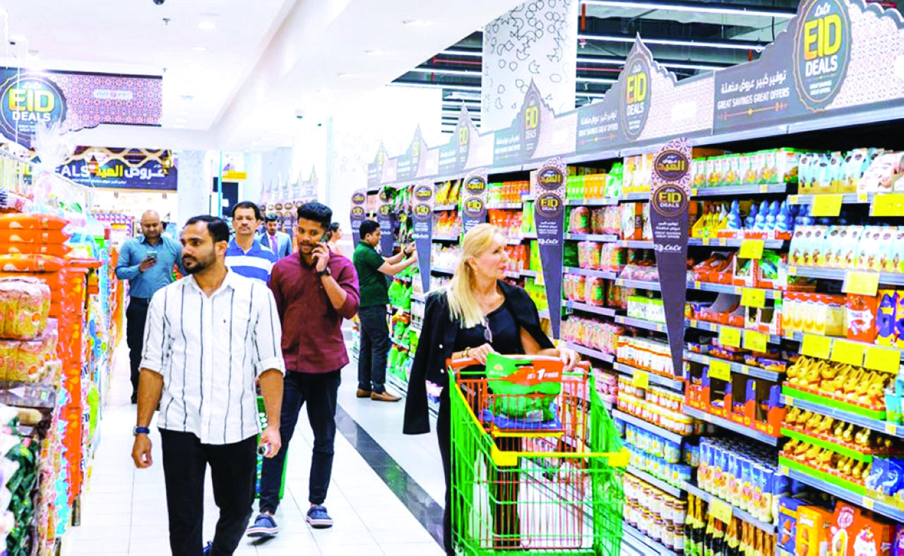 "إقبال كبير على التسوق في المراكز التجارية بأبوظبي   | البيان"