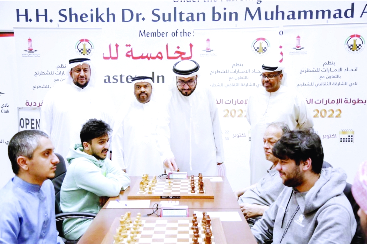 "سلطان الطاهر يعطي إشارة البداية خلال منافسة سابقة | أرشيفية"