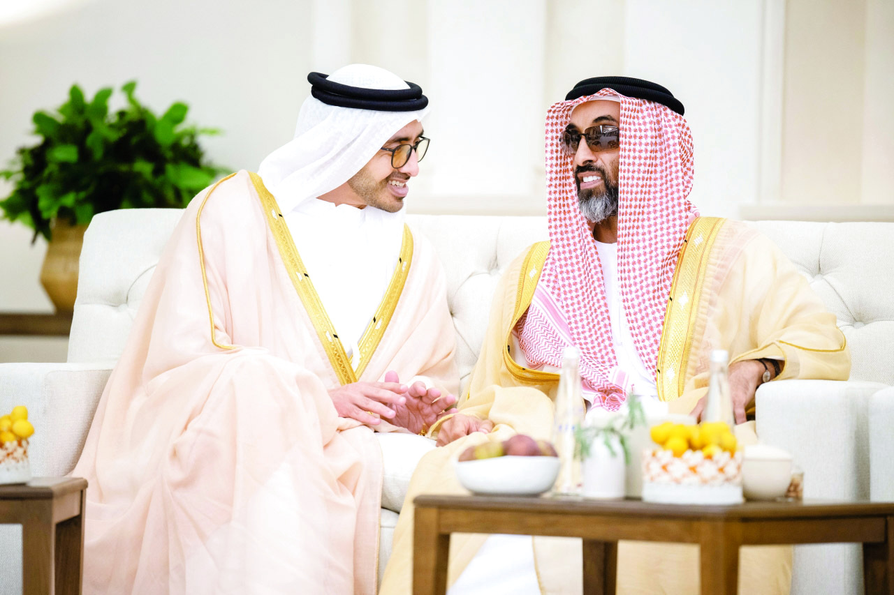 "طحنون وعبدالله بن زايد"
