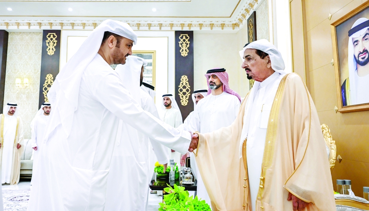 "حاكم عجمان خلال استقبال المهنئين بحضور عمار النعيمي"