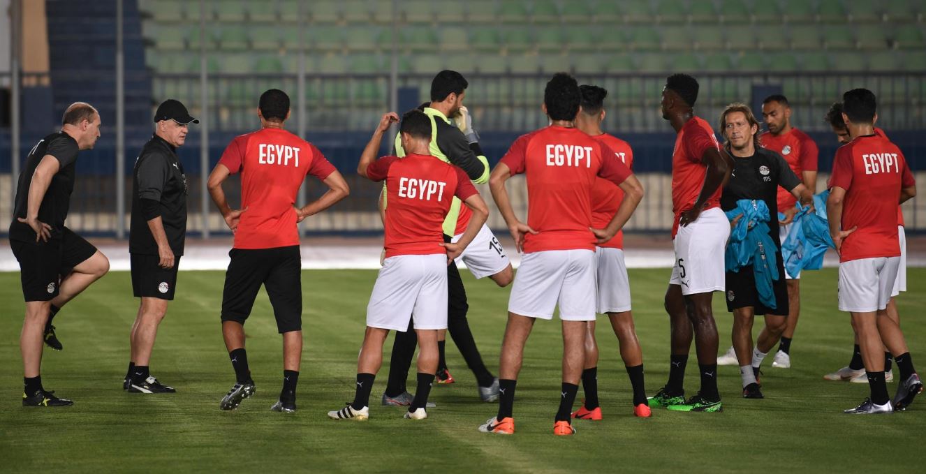 طالب لاعبه بسب الحكم.. مدرب منتخب مصر السابق يعترف بواقعة غير أخلاقية