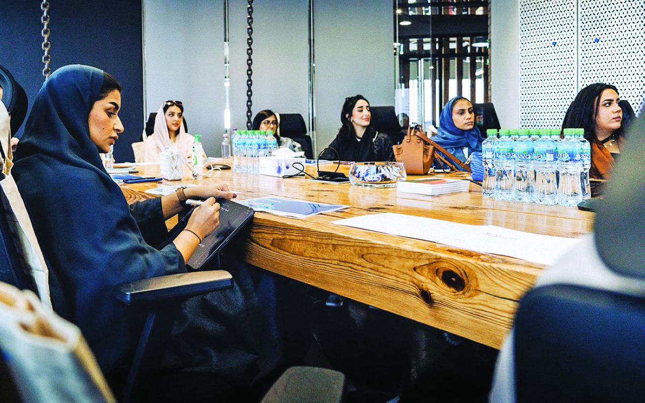 «الشرق الأوسط للاتصالات» تستقبل طلبة إماراتيين