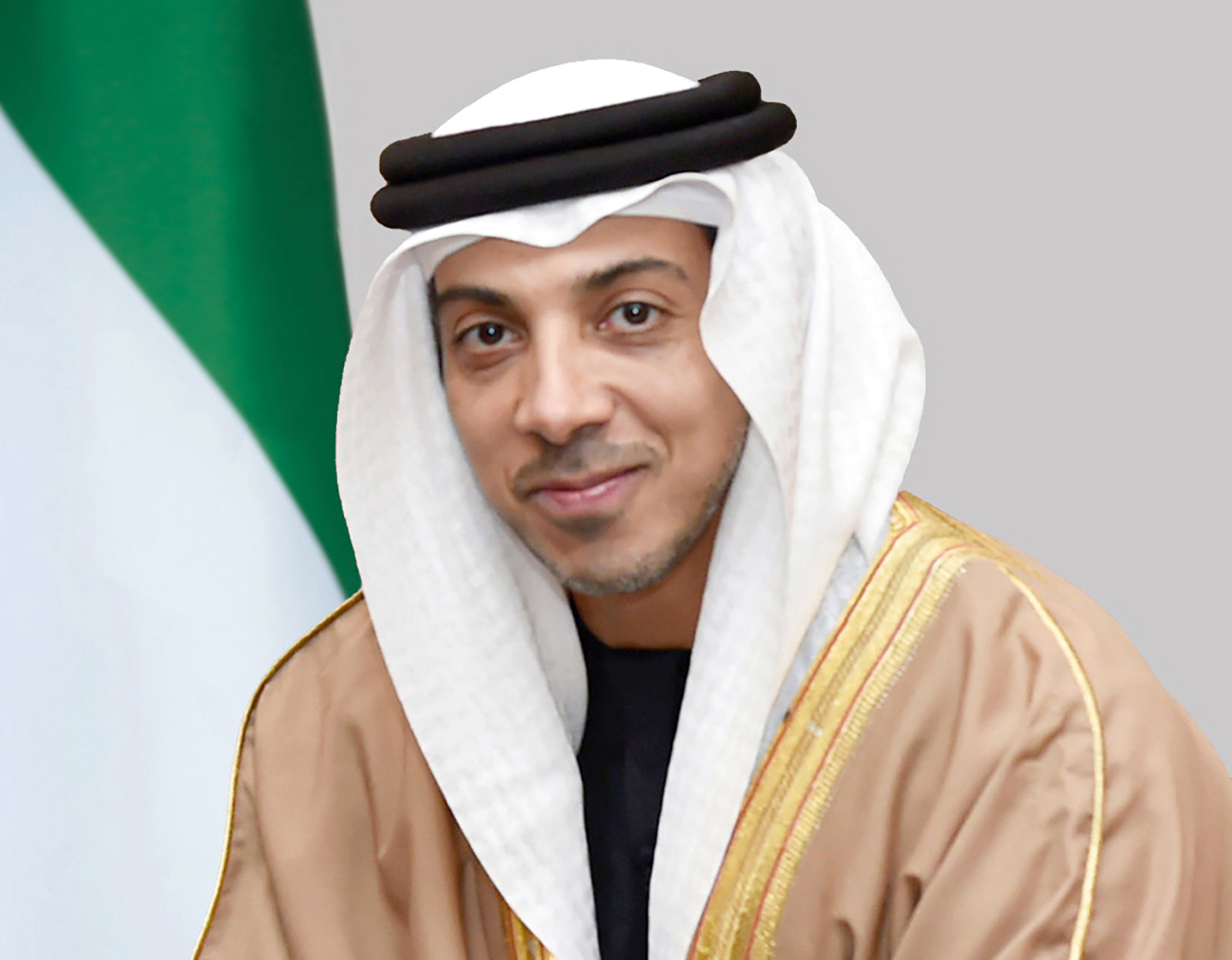 منصور بن زايد يصل لندن للمشاركة في مراسم تتويج الملك تشارلز