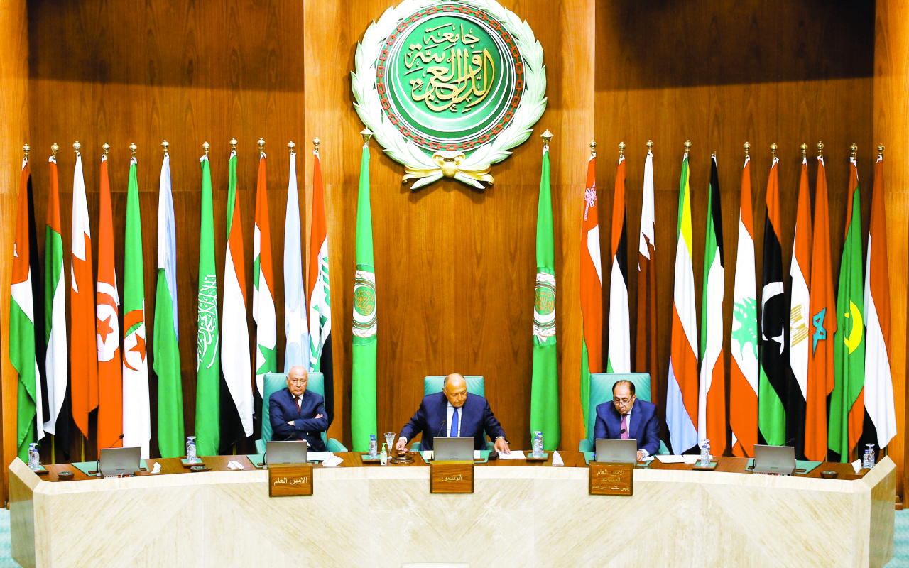 "أحمد أبو الغيط وسامح شكري وحسام زكي خلال إلقاء بيان الجامعة  | رويترز"