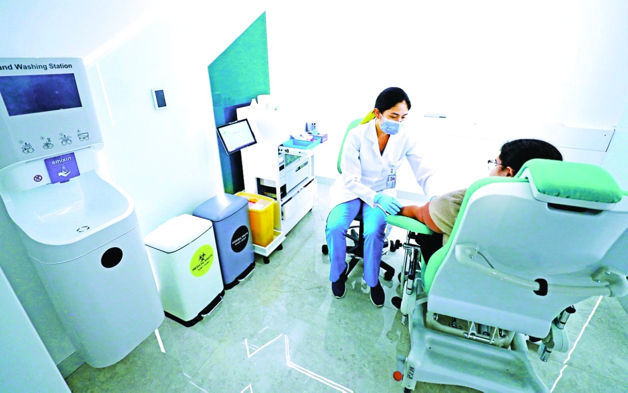 "خدمات متميزة يقدمها مركز سالم للمتعاملين | تصوير: إبراهيم صادق"