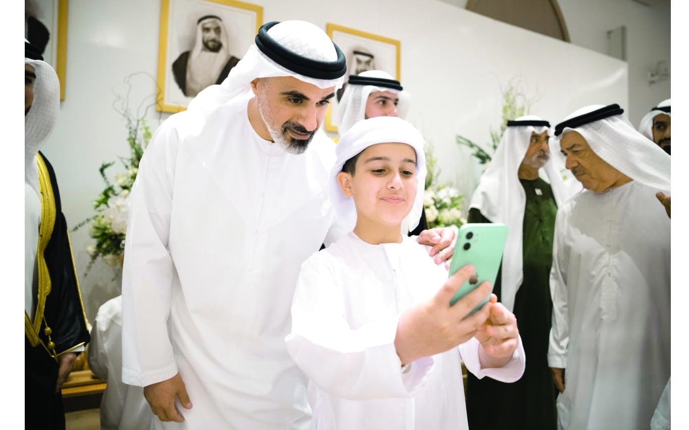 "ولي عهد أبوظبي خلال الحفل، بحضور نهيان بن مبارك"