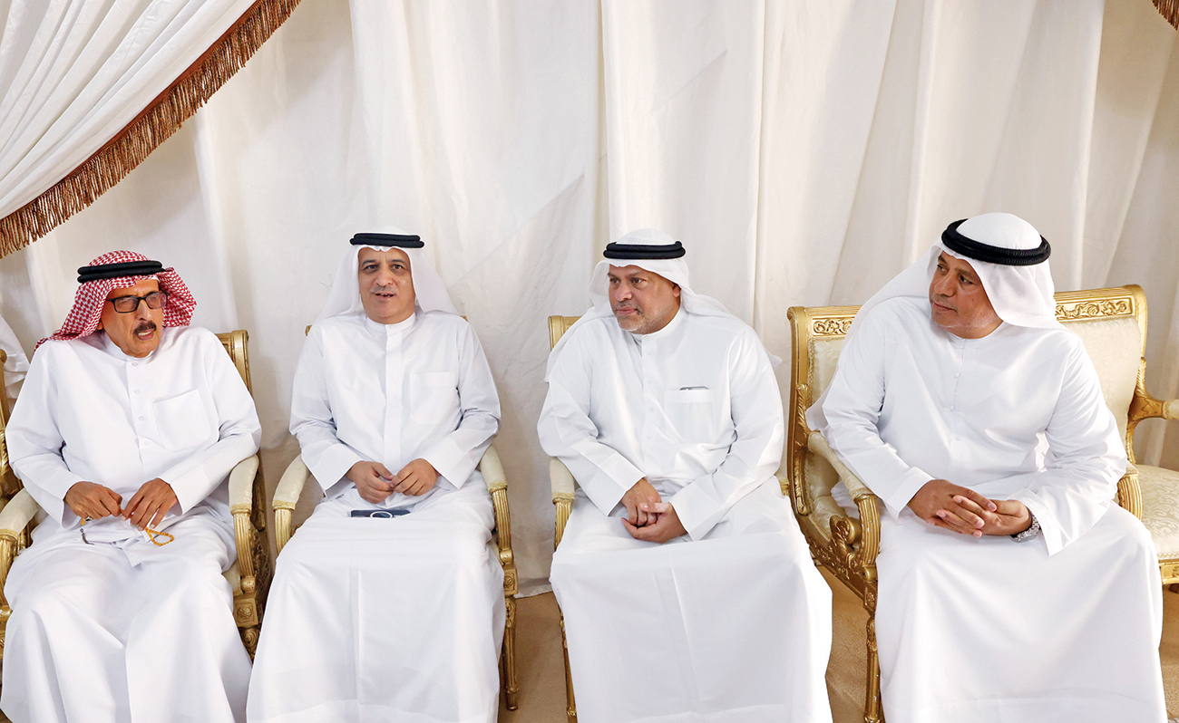 "غيث الغيث وعبدالرحمن الحساوي وإبراهيم الحساوي وأحمد الحساوي خلال العزاء"