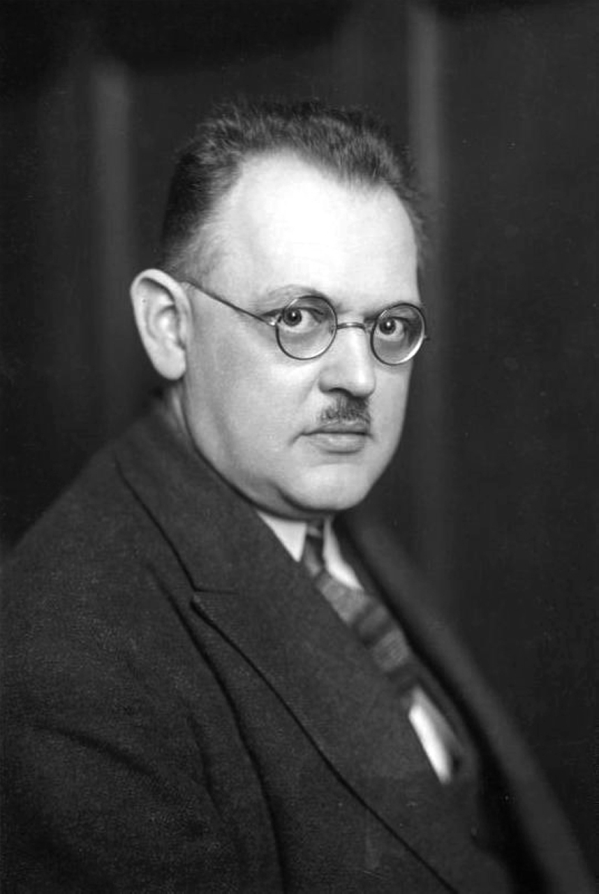 "1876 ميلاد هرمان مولر، مستشار ألمانيا."