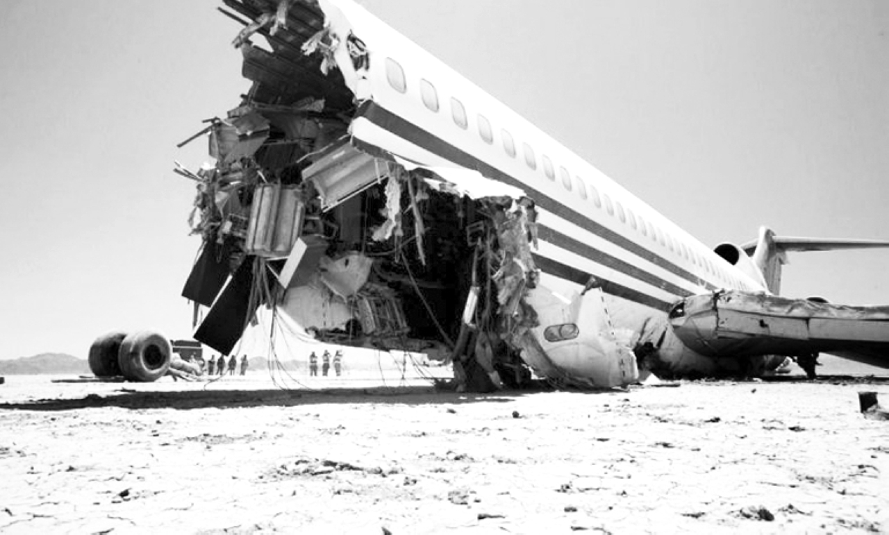 "2016 تحطم طائرة مصر للطيران رقم 804 فوق البحر المتوسط ومصرع جميع الركاب."