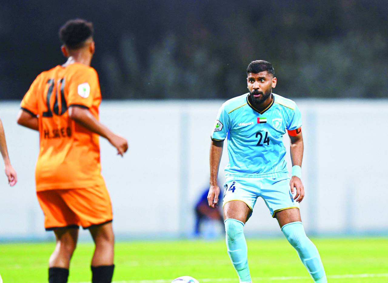 "راشد عيسى خلال إحدى مباريات حتا | البيان"