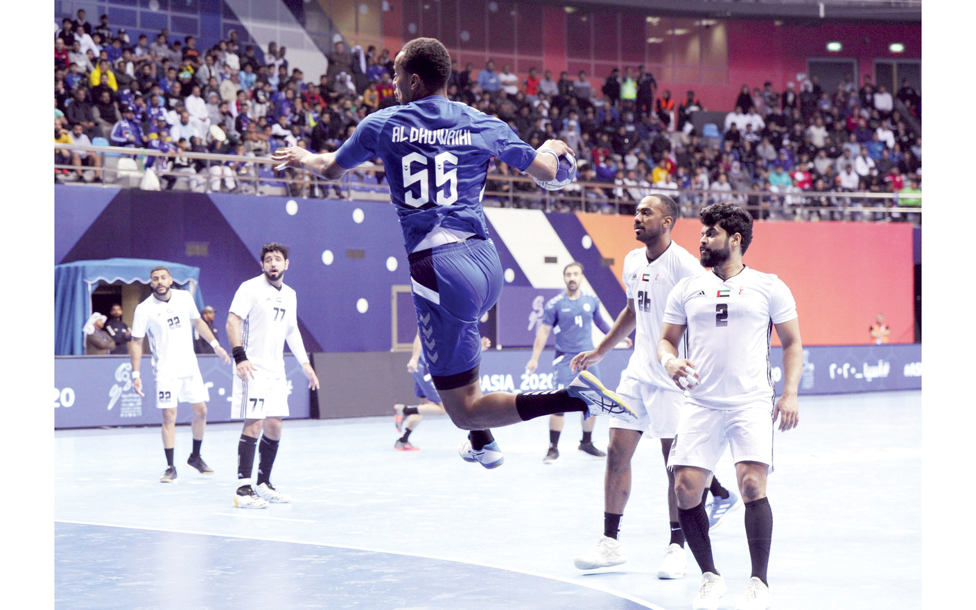 "من مباراة سابقة بين منتخبنا والكويت | من المصدر"