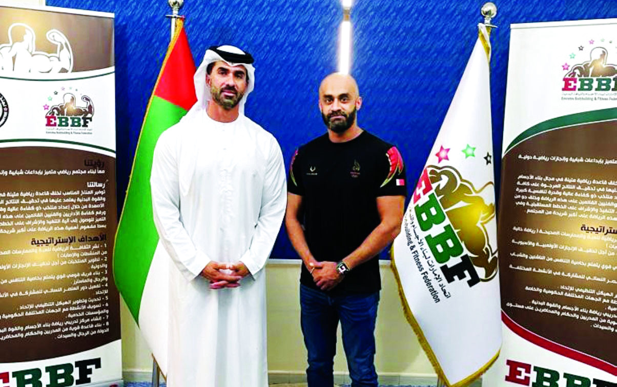 "أحمد بن ظبوي ويوسف خنجي خلال الزيارة | البيان"