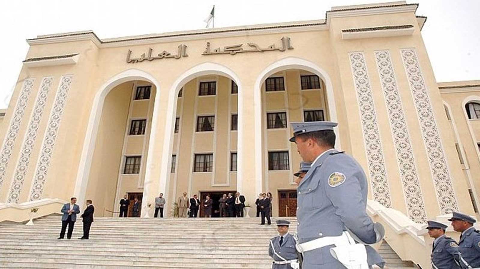 السجن لرئيس وزراء ووزير صحة سابقين في الجزائر